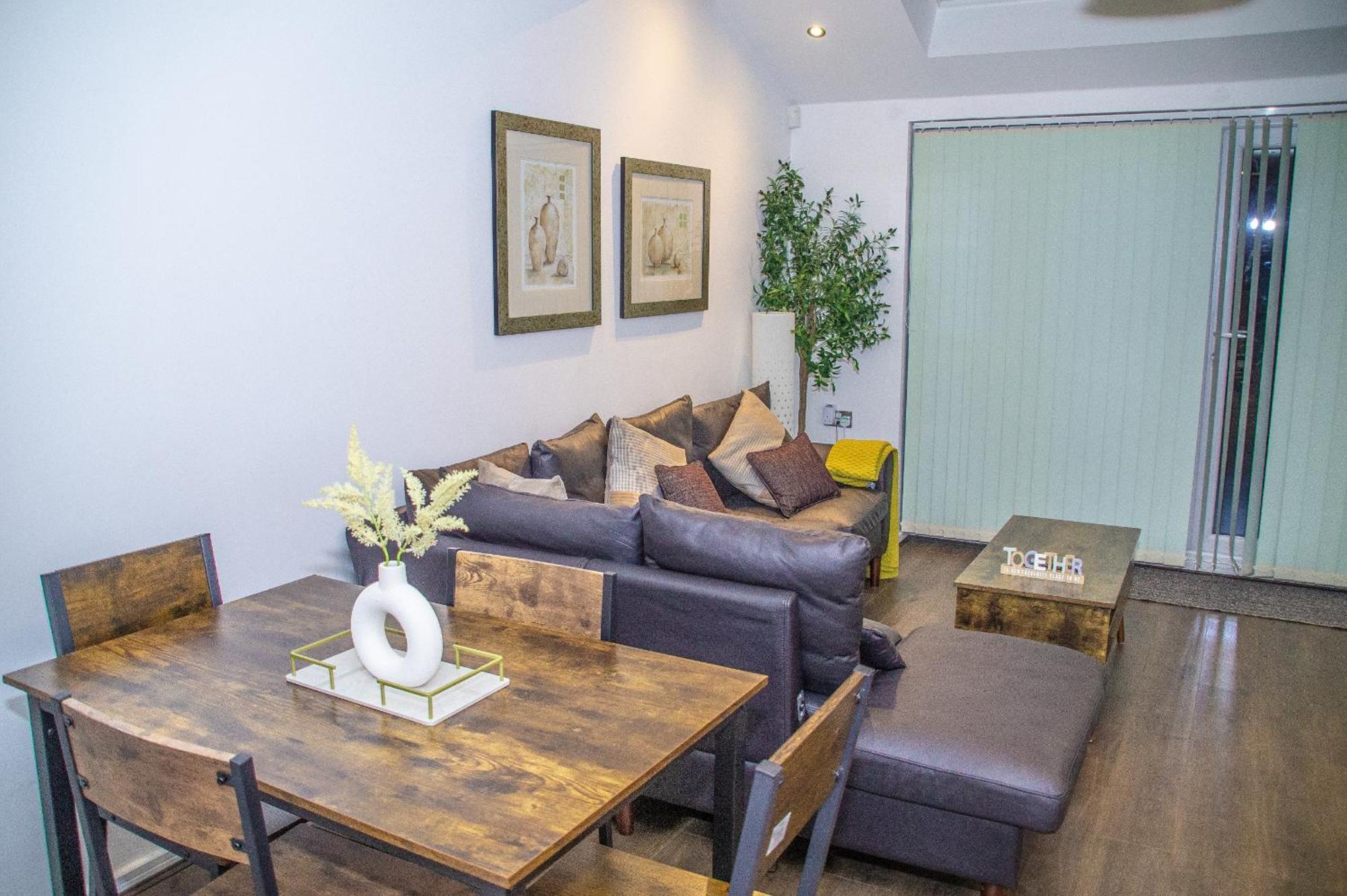 Entire Home In Manchester Extérieur photo