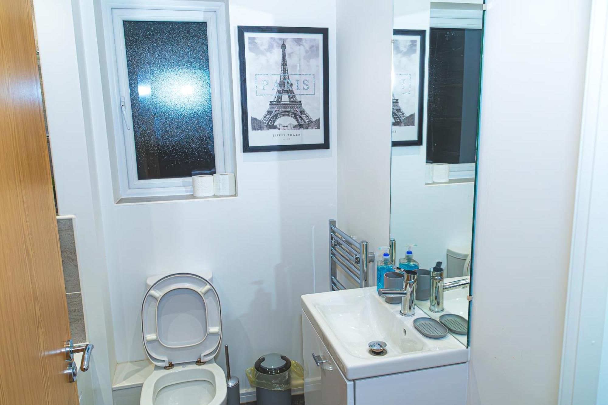Entire Home In Manchester Extérieur photo